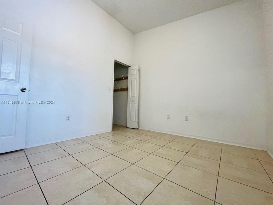 Recently Rented: $2,000 (2 beds, 1 baths, 1075 Square Feet)