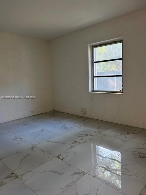 Recently Rented: $2,000 (2 beds, 1 baths, 1075 Square Feet)