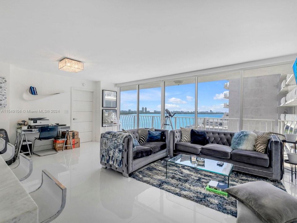 Recently Sold: $520,000 (2 beds, 2 baths, 1030 Square Feet)