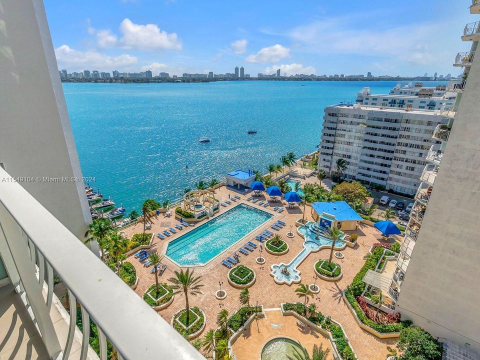 Recently Sold: $520,000 (2 beds, 2 baths, 1030 Square Feet)