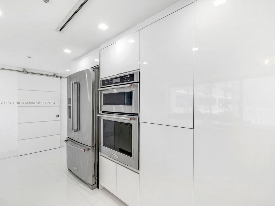 Recently Sold: $520,000 (2 beds, 2 baths, 1030 Square Feet)