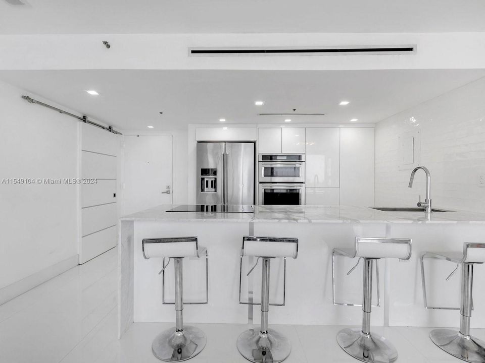 Recently Sold: $520,000 (2 beds, 2 baths, 1030 Square Feet)