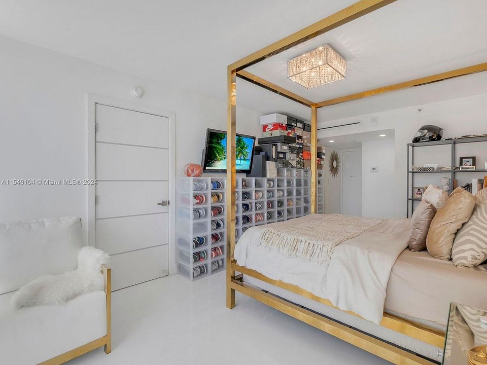 Recently Sold: $520,000 (2 beds, 2 baths, 1030 Square Feet)