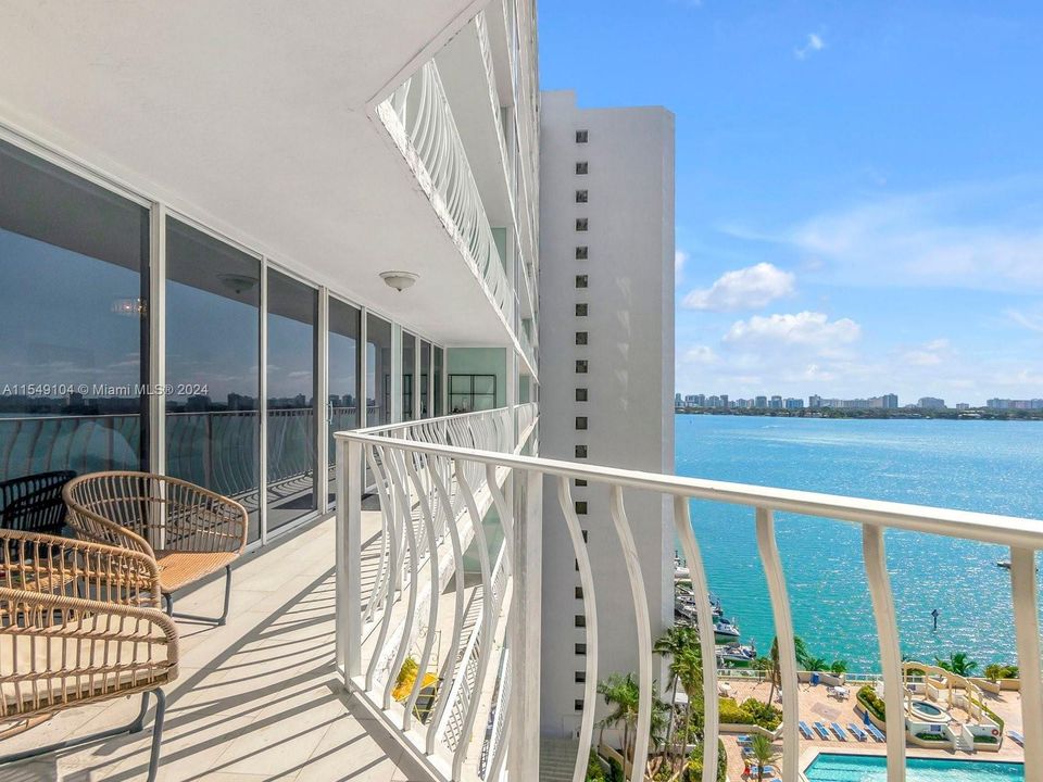 Recently Sold: $520,000 (2 beds, 2 baths, 1030 Square Feet)