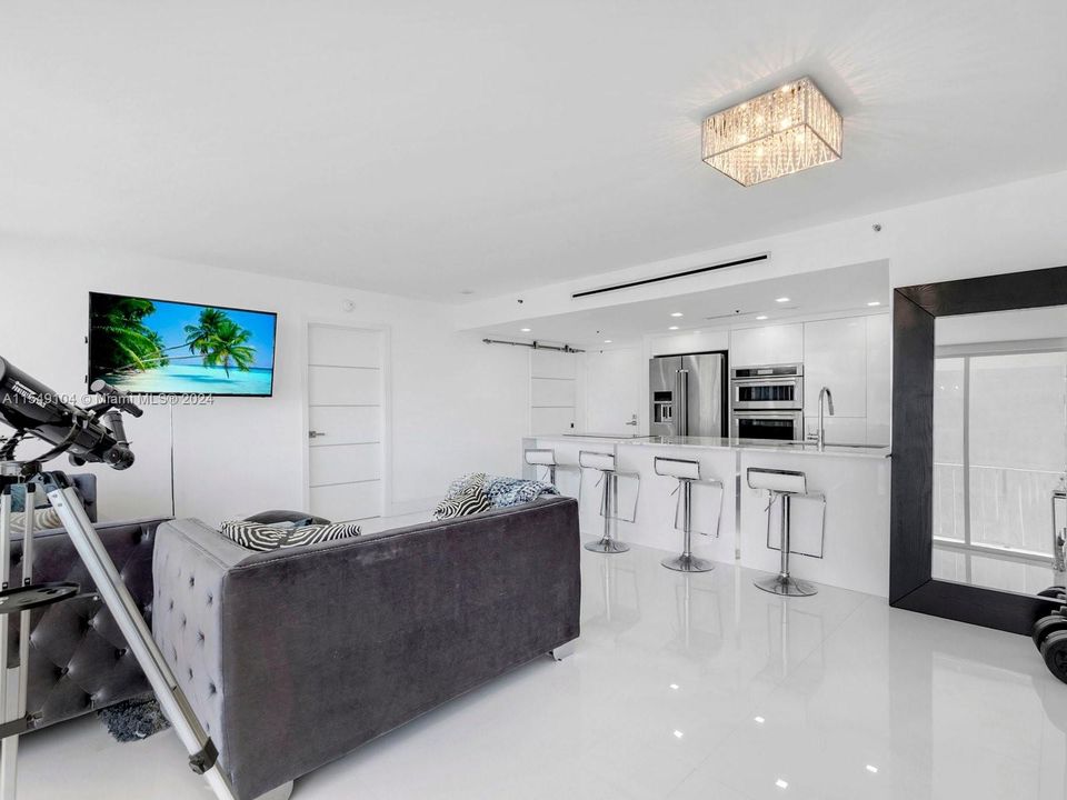 Recently Sold: $520,000 (2 beds, 2 baths, 1030 Square Feet)