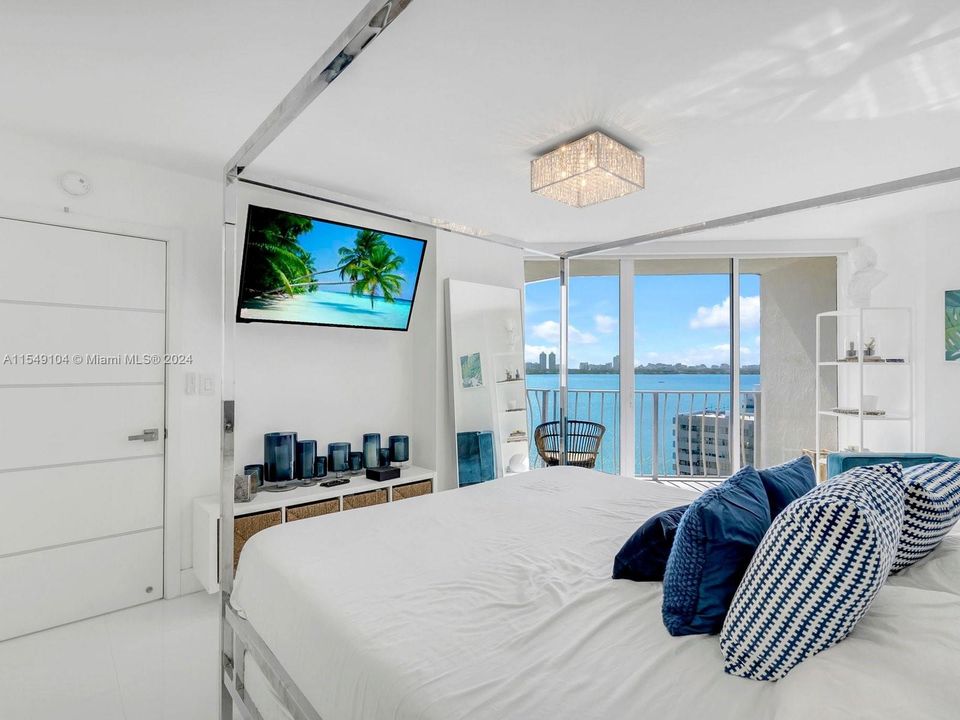 Recently Sold: $520,000 (2 beds, 2 baths, 1030 Square Feet)