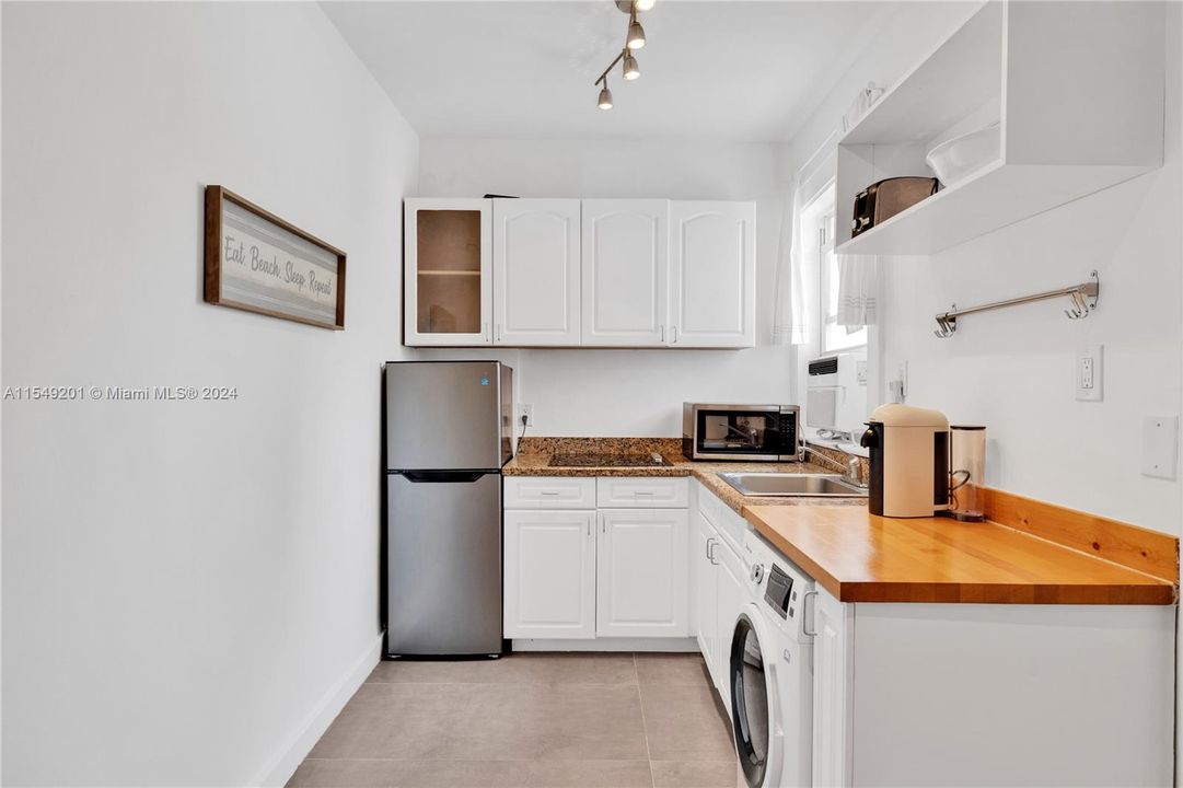Active With Contract: $225,000 (1 beds, 1 baths, 530 Square Feet)