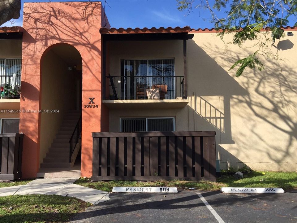 Recently Rented: $2,300 (2 beds, 1 baths, 840 Square Feet)