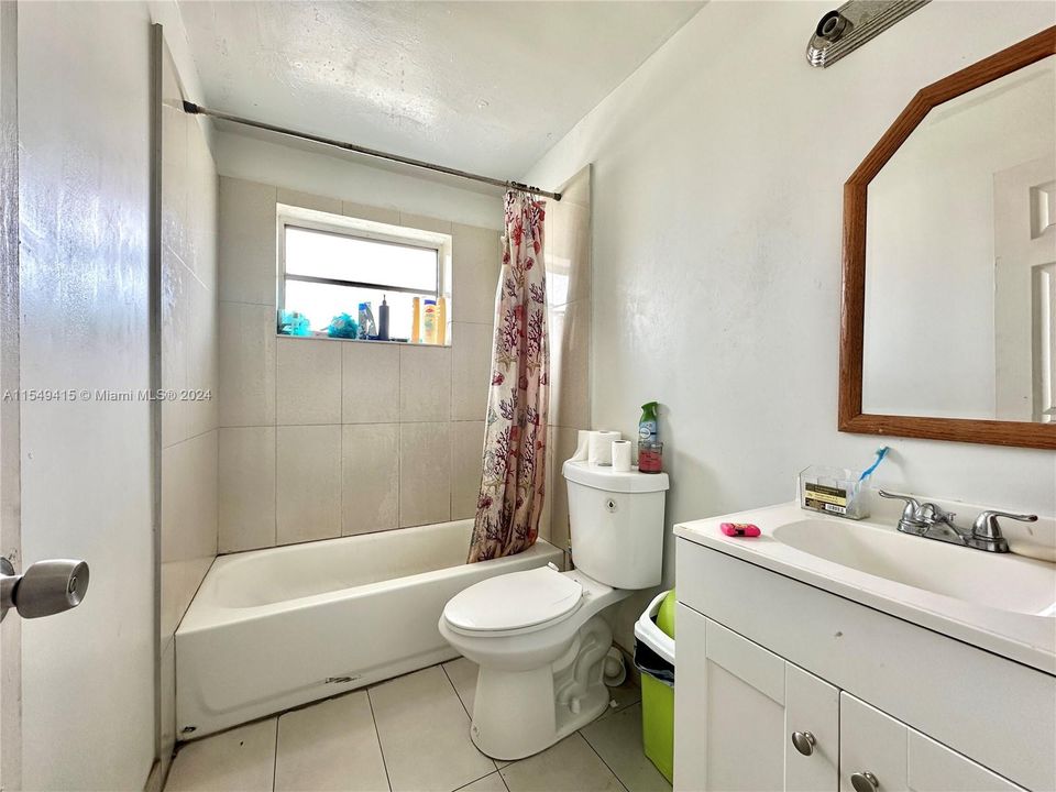 最近售出: $235,000 (2 贝兹, 1 浴室, 730 平方英尺)
