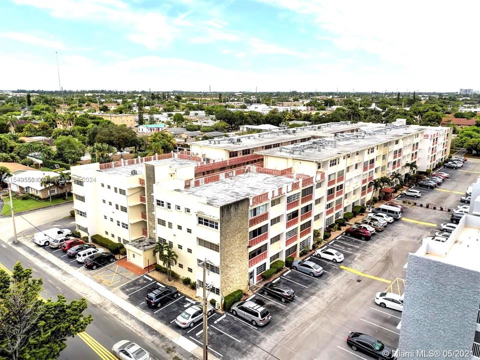 Active With Contract: $99,000 (2 beds, 1 baths, 935 Square Feet)