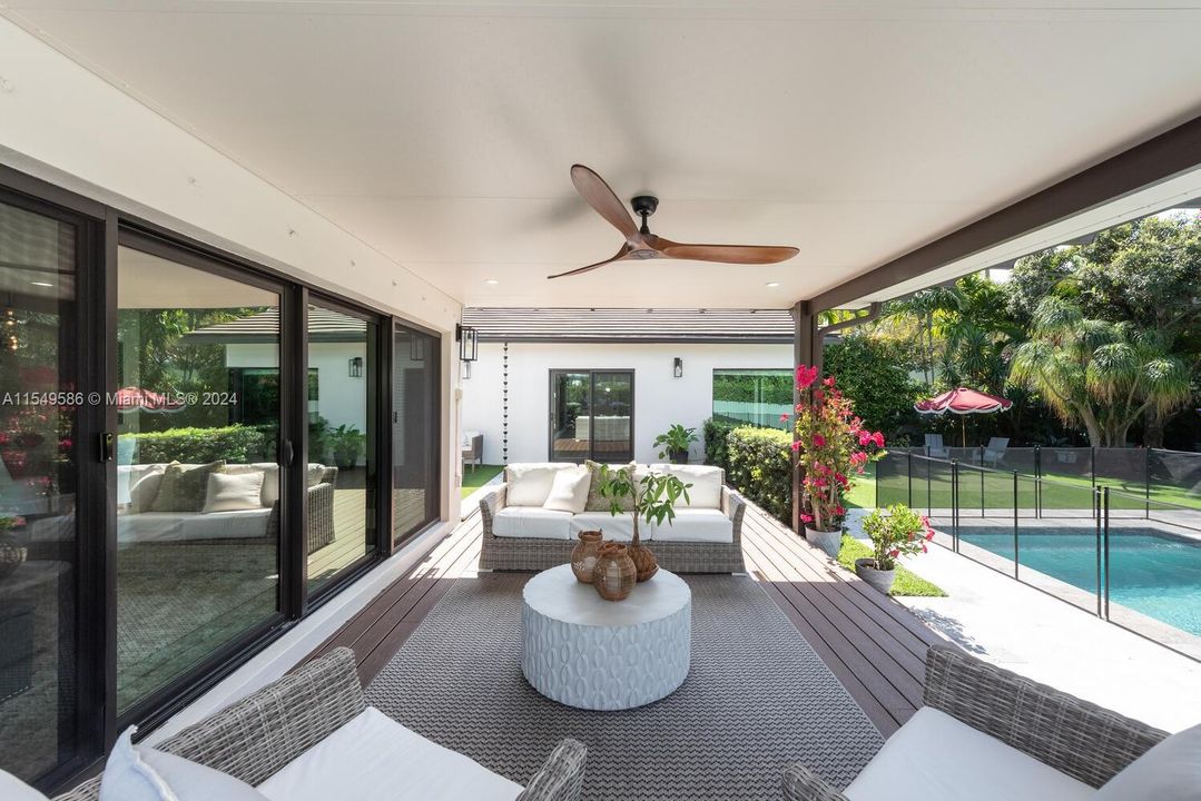 Active With Contract: $2,699,000 (4 beds, 3 baths, 2337 Square Feet)