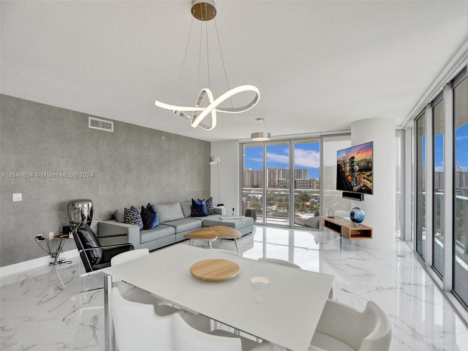 Recently Sold: $1,950,000 (3 beds, 3 baths, 1892 Square Feet)