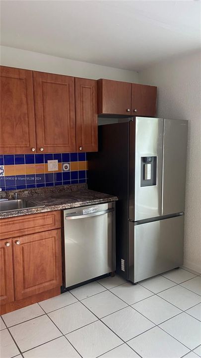 Recently Rented: $3,000 (3 beds, 2 baths, 1440 Square Feet)