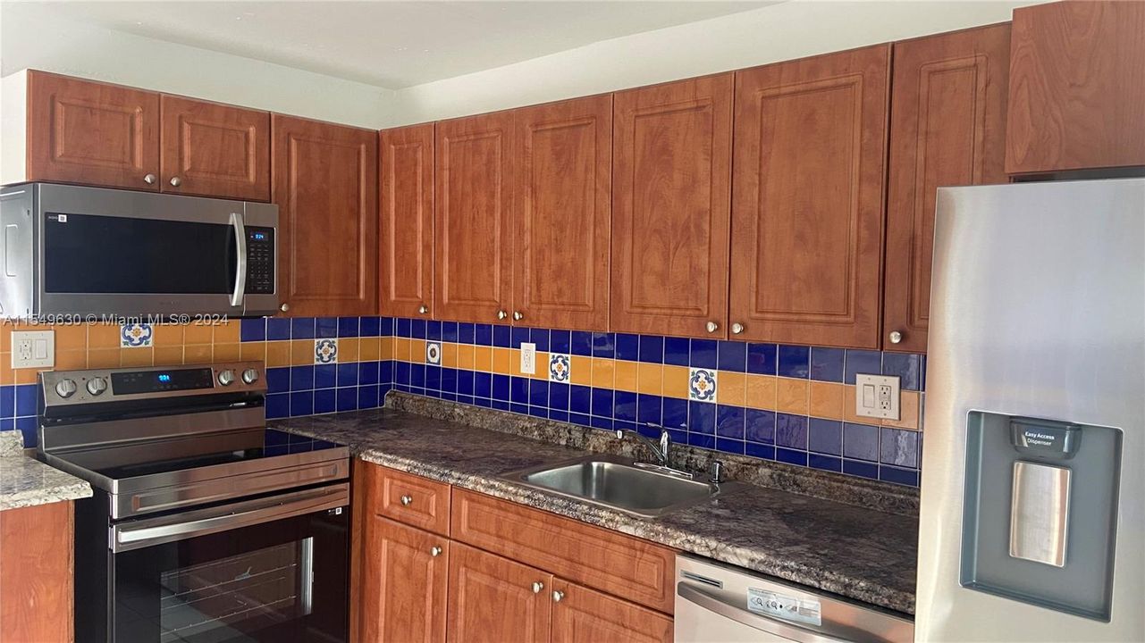 Recently Rented: $3,000 (3 beds, 2 baths, 1440 Square Feet)