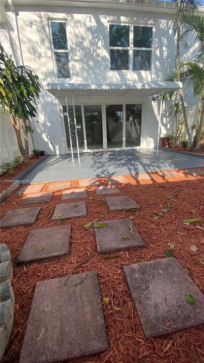 Recently Rented: $3,000 (3 beds, 2 baths, 1440 Square Feet)