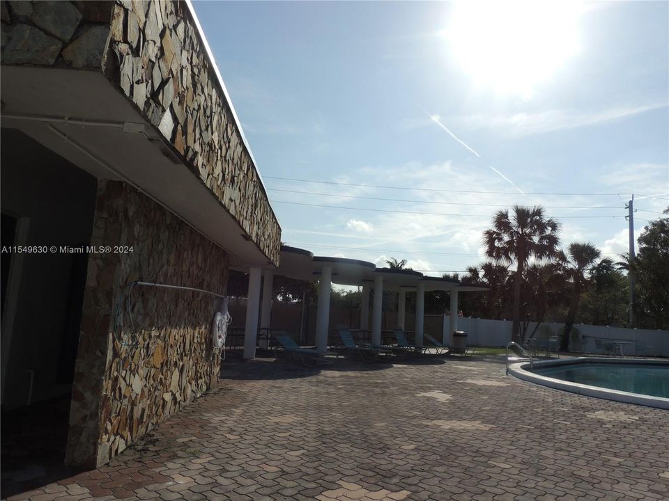 Recently Rented: $3,000 (3 beds, 2 baths, 1440 Square Feet)