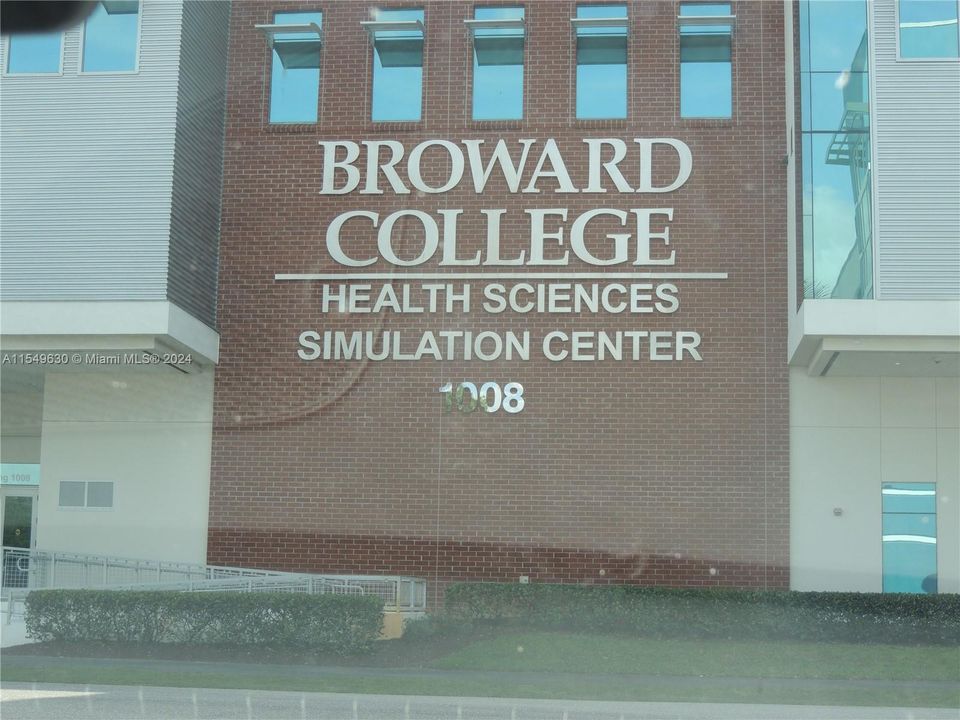 Recently Rented: $3,000 (3 beds, 2 baths, 1440 Square Feet)