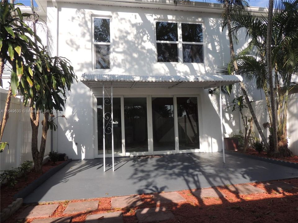 Recently Rented: $3,000 (3 beds, 2 baths, 1440 Square Feet)