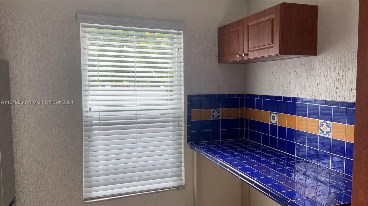 Recently Rented: $3,000 (3 beds, 2 baths, 1440 Square Feet)