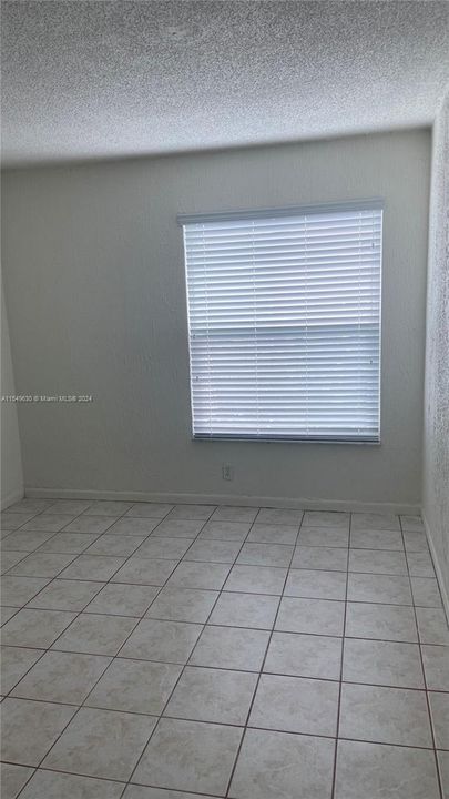 Recently Rented: $3,000 (3 beds, 2 baths, 1440 Square Feet)