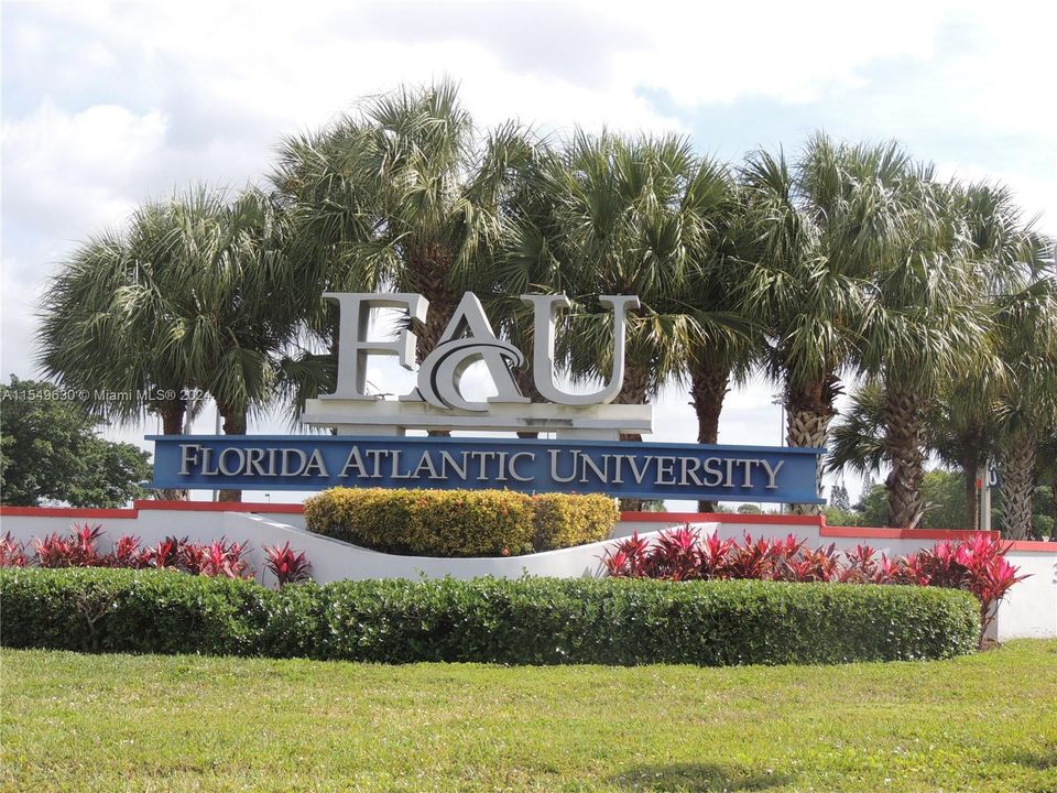 Recently Rented: $3,000 (3 beds, 2 baths, 1440 Square Feet)