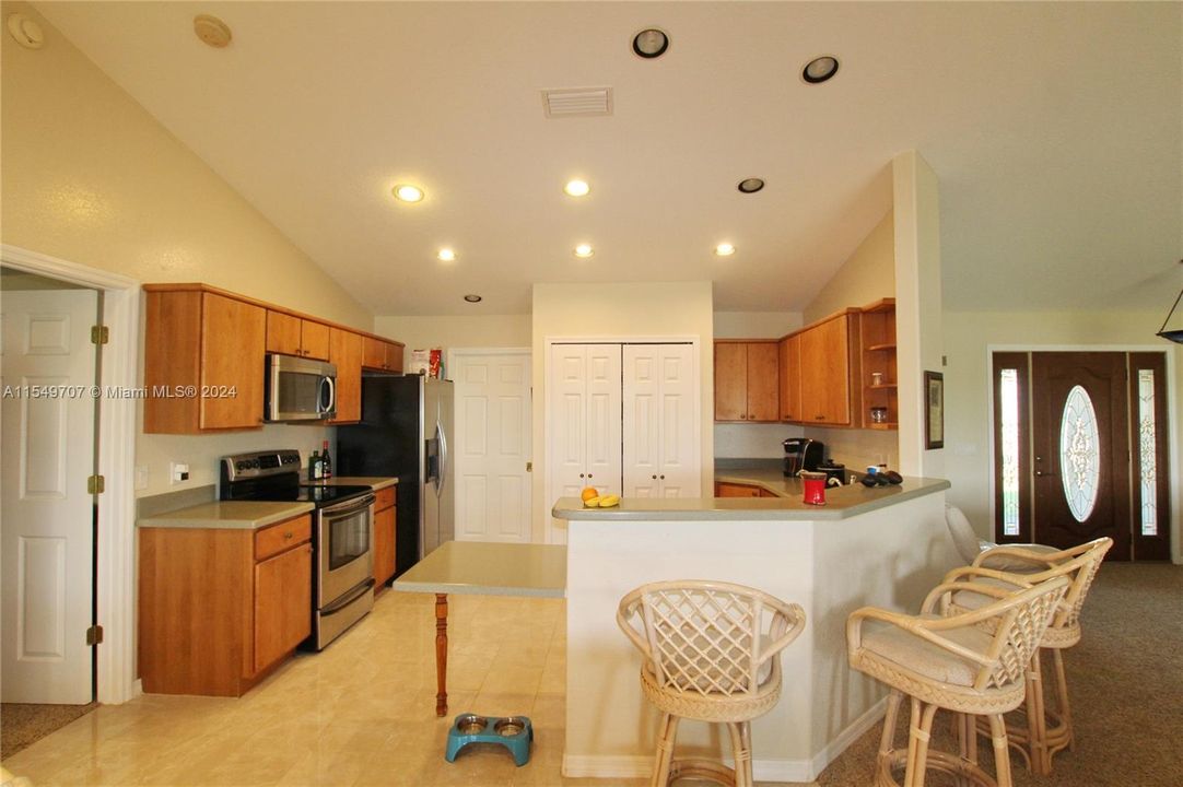 For Sale: $549,000 (3 beds, 2 baths, 1820 Square Feet)