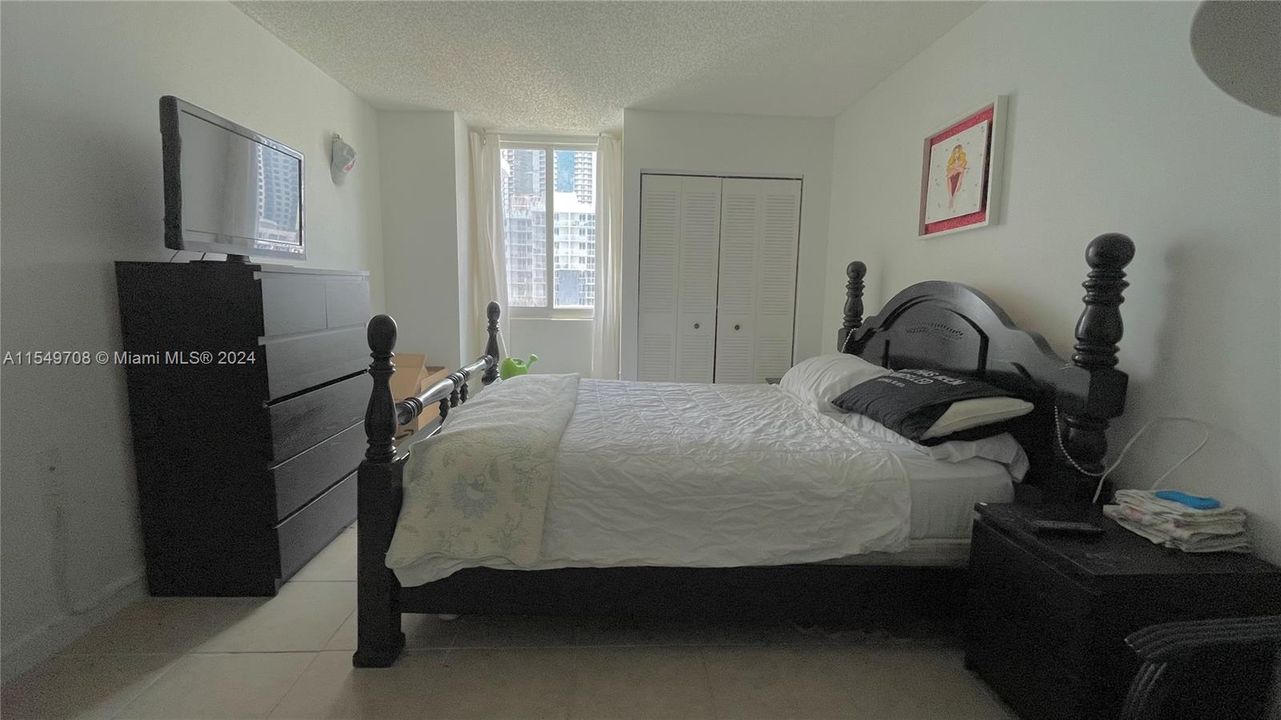 For Sale: $395,000 (2 beds, 2 baths, 848 Square Feet)