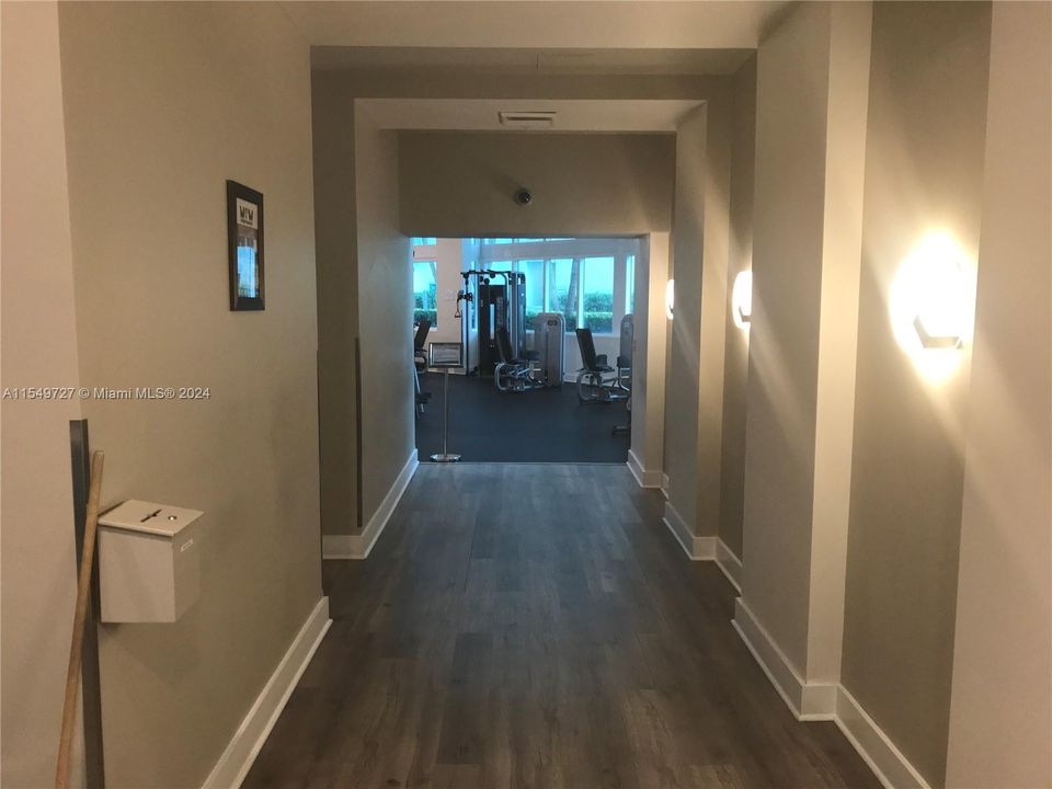 For Sale: $439,500 (1 beds, 1 baths, 663 Square Feet)