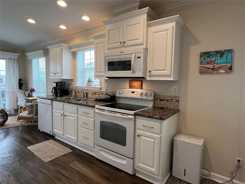 Active With Contract: $147,500 (3 beds, 2 baths, 10675 Square Feet)