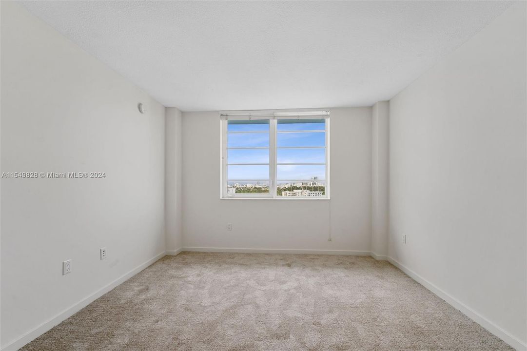 Active With Contract: $3,050 (1 beds, 1 baths, 576 Square Feet)