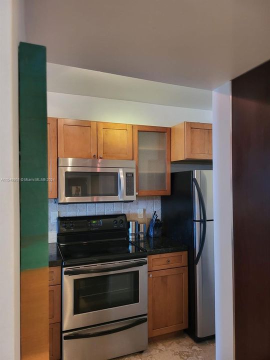 For Sale: $478,000 (1 beds, 1 baths, 550 Square Feet)