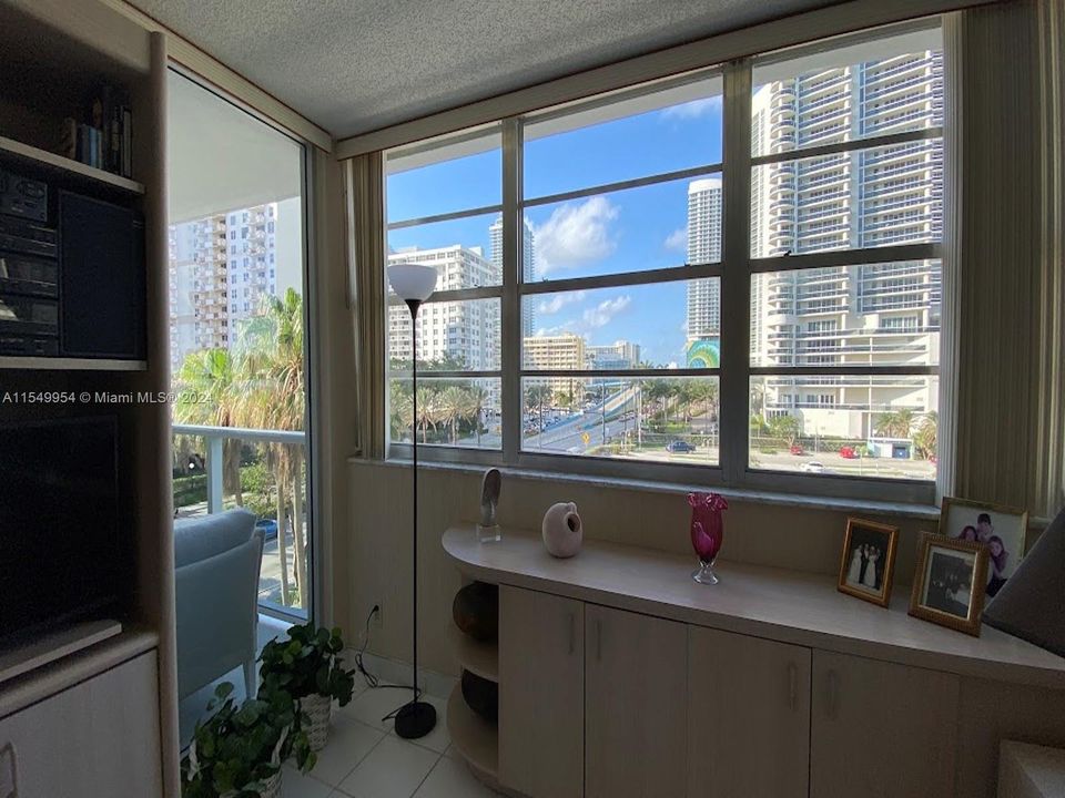 Recently Sold: $449,000 (2 beds, 2 baths, 1440 Square Feet)