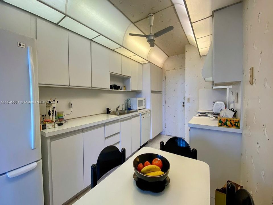 Recently Sold: $449,000 (2 beds, 2 baths, 1440 Square Feet)