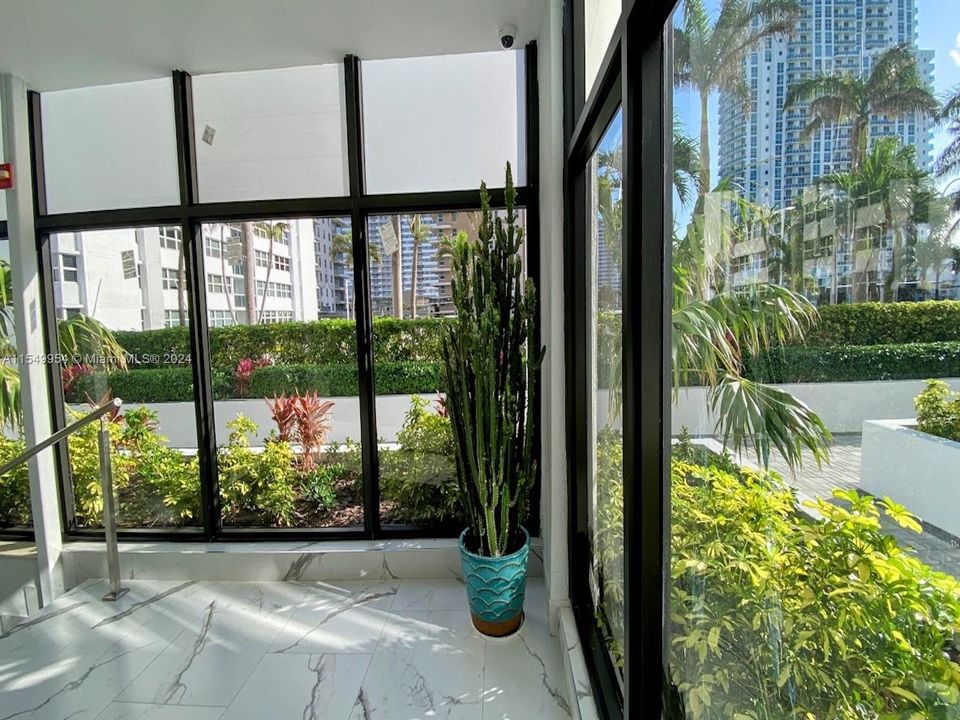 Recently Sold: $449,000 (2 beds, 2 baths, 1440 Square Feet)