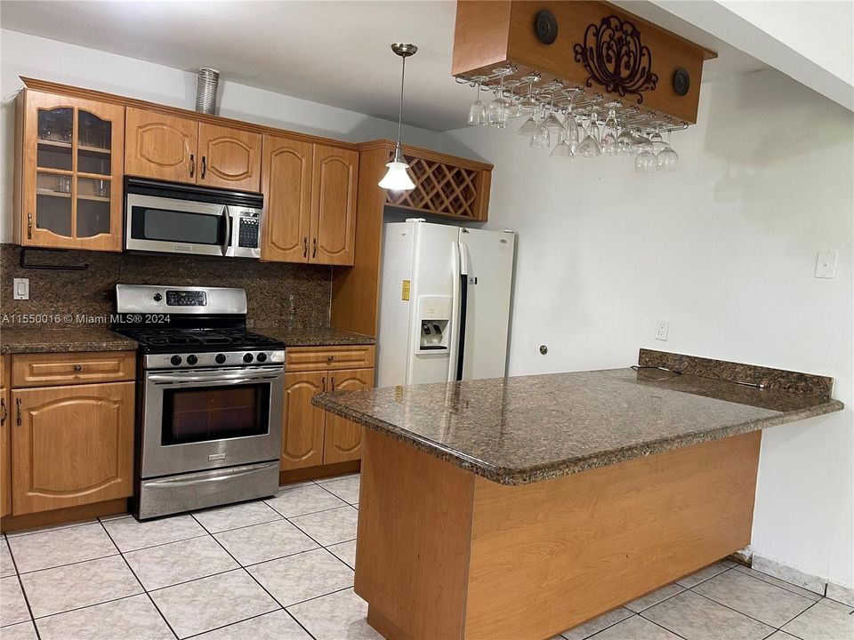 Recently Sold: $599,900 (2 beds, 1 baths, 1465 Square Feet)