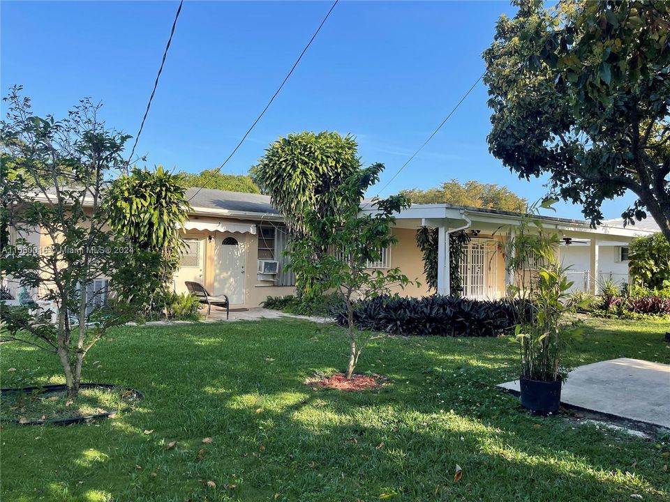 Recently Sold: $599,900 (2 beds, 1 baths, 1465 Square Feet)