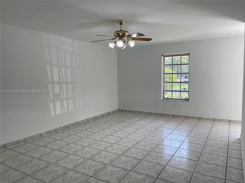 Recently Sold: $599,900 (2 beds, 1 baths, 1465 Square Feet)