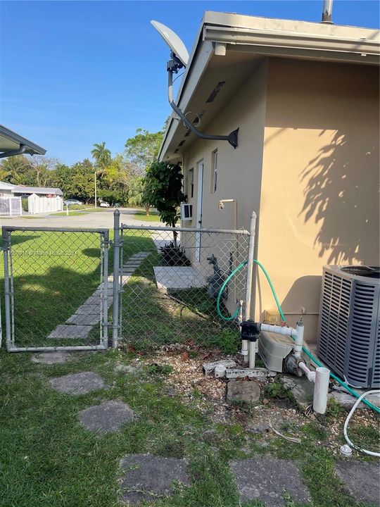 Recently Sold: $599,900 (2 beds, 1 baths, 1465 Square Feet)