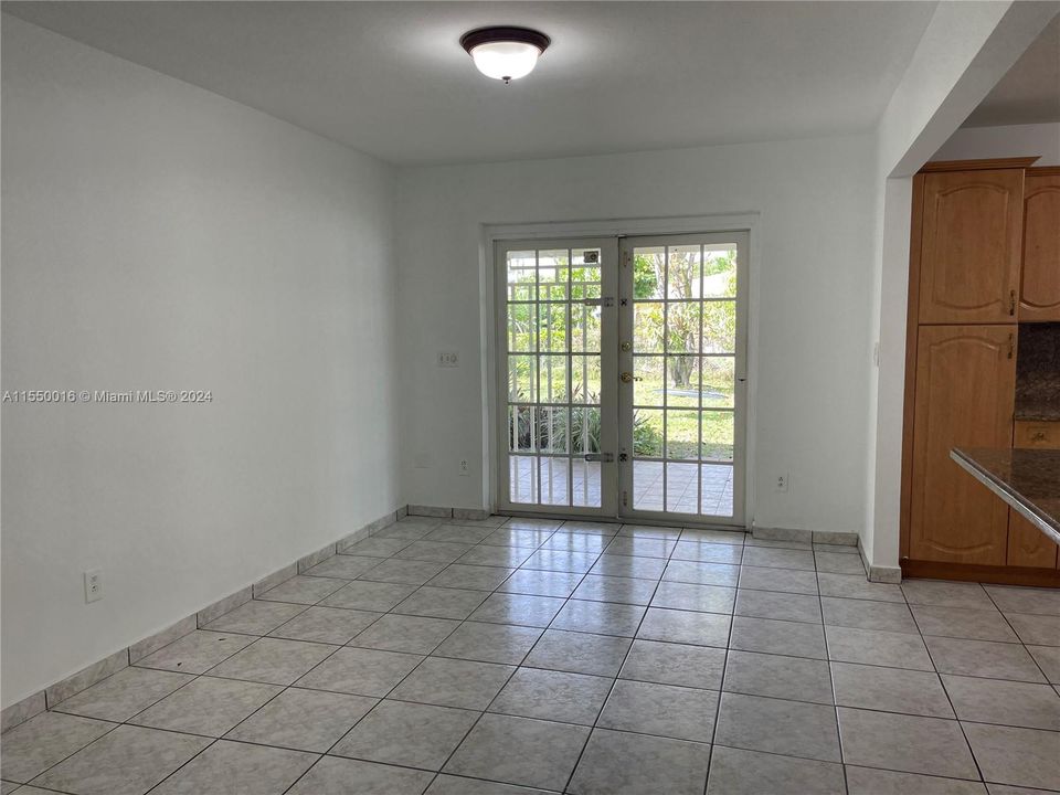 Recently Sold: $599,900 (2 beds, 1 baths, 1465 Square Feet)