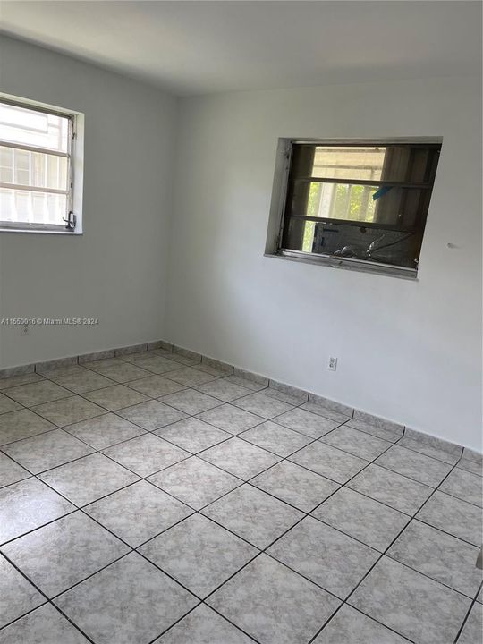 Recently Sold: $599,900 (2 beds, 1 baths, 1465 Square Feet)