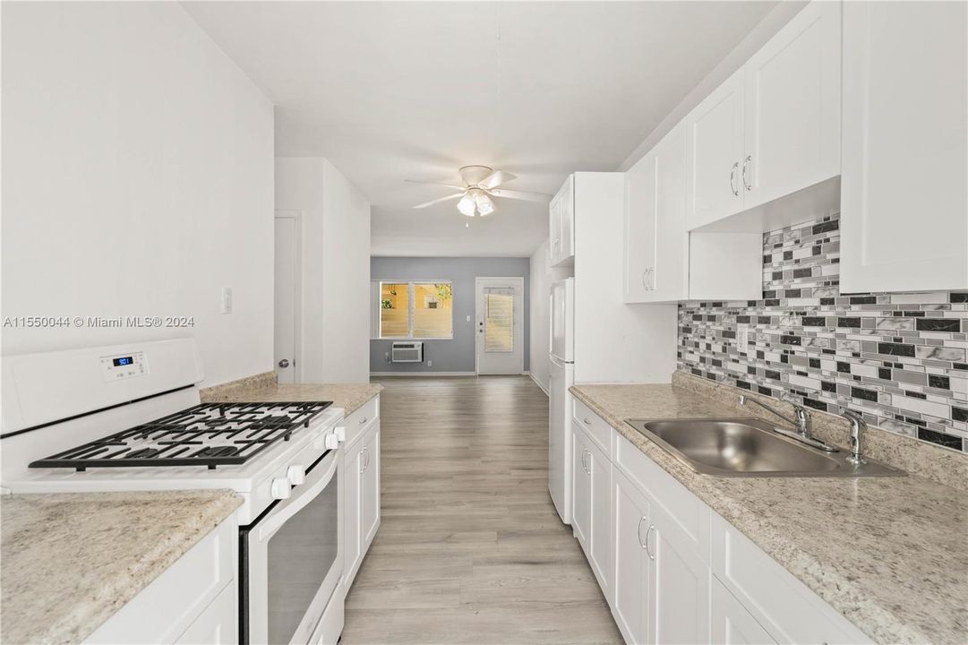 Active With Contract: $269,000 (0 beds, 1 baths, 380 Square Feet)