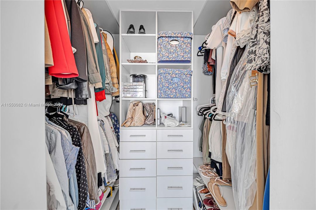 Recently Rented: $4,500 (2 beds, 2 baths, 1111 Square Feet)