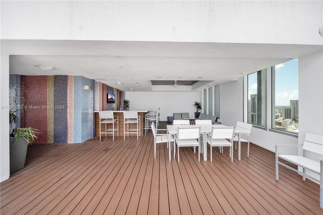 Recently Rented: $4,500 (2 beds, 2 baths, 1111 Square Feet)