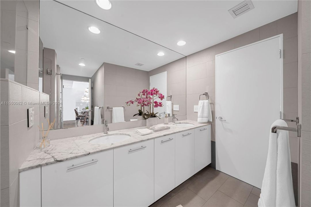 Recently Rented: $4,500 (2 beds, 2 baths, 1111 Square Feet)