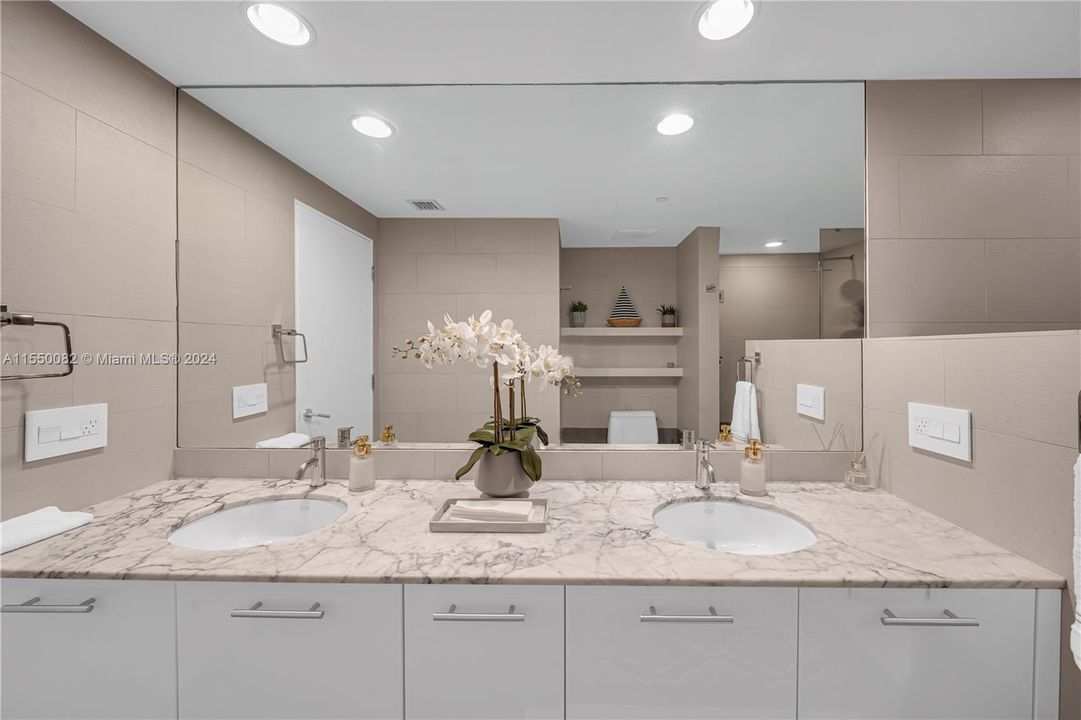 Recently Rented: $4,500 (2 beds, 2 baths, 1111 Square Feet)