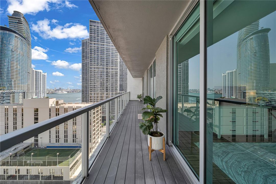 Recently Rented: $4,500 (2 beds, 2 baths, 1111 Square Feet)