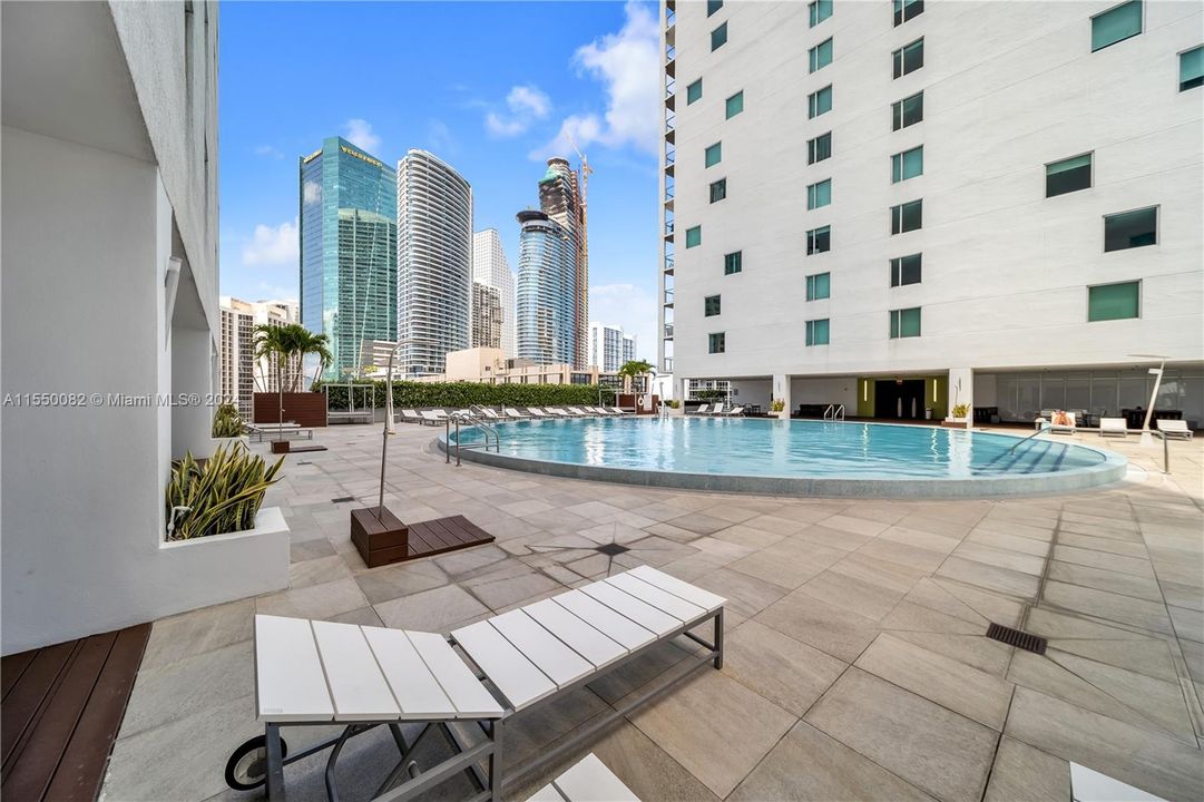 Recently Rented: $4,500 (2 beds, 2 baths, 1111 Square Feet)