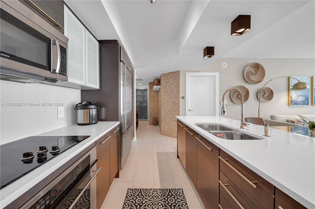 Recently Rented: $4,500 (2 beds, 2 baths, 1111 Square Feet)