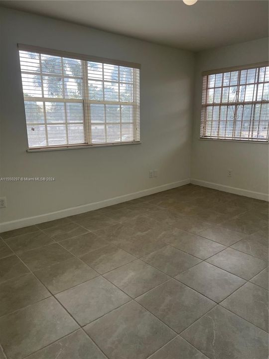 Active With Contract: $2,400 (3 beds, 2 baths, 1056 Square Feet)