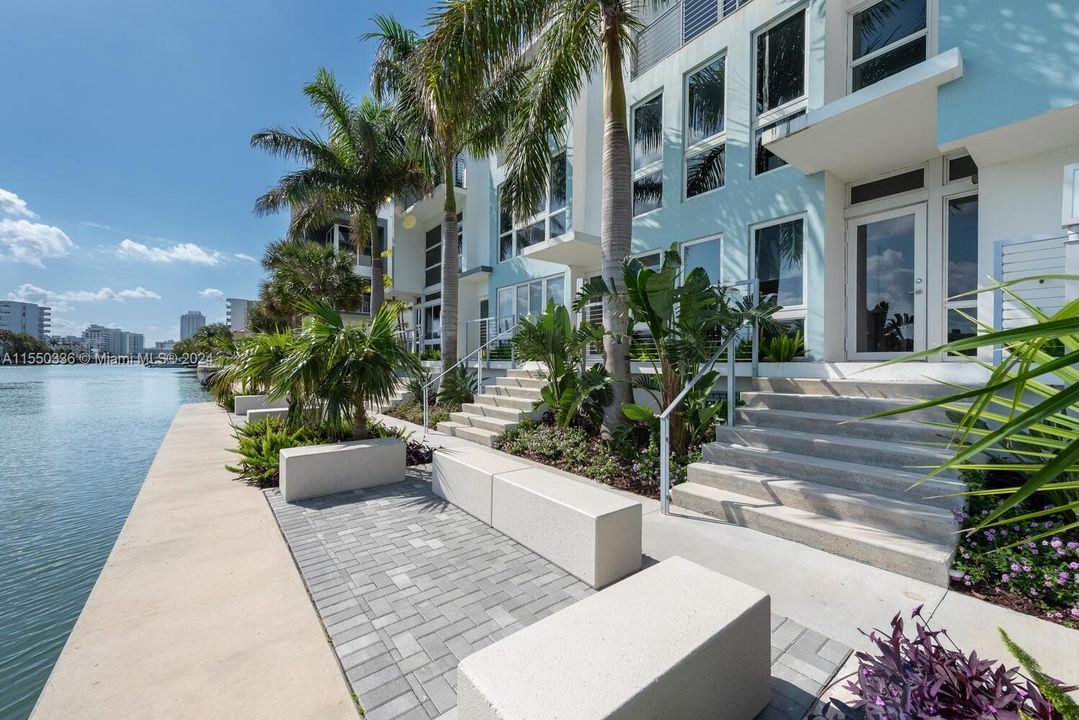 Recently Sold: $1,900,000 (4 beds, 4 baths, 2508 Square Feet)